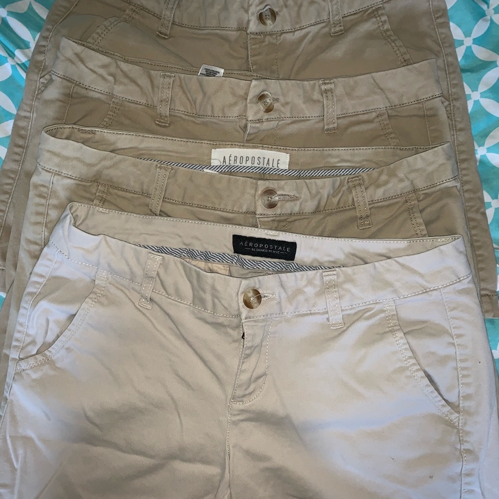 4 pairs of Bermuda khaki Aeropostale shorts